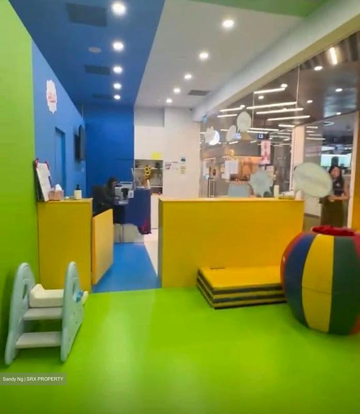 Dairy Farm Residences (D23), Retail #608527131